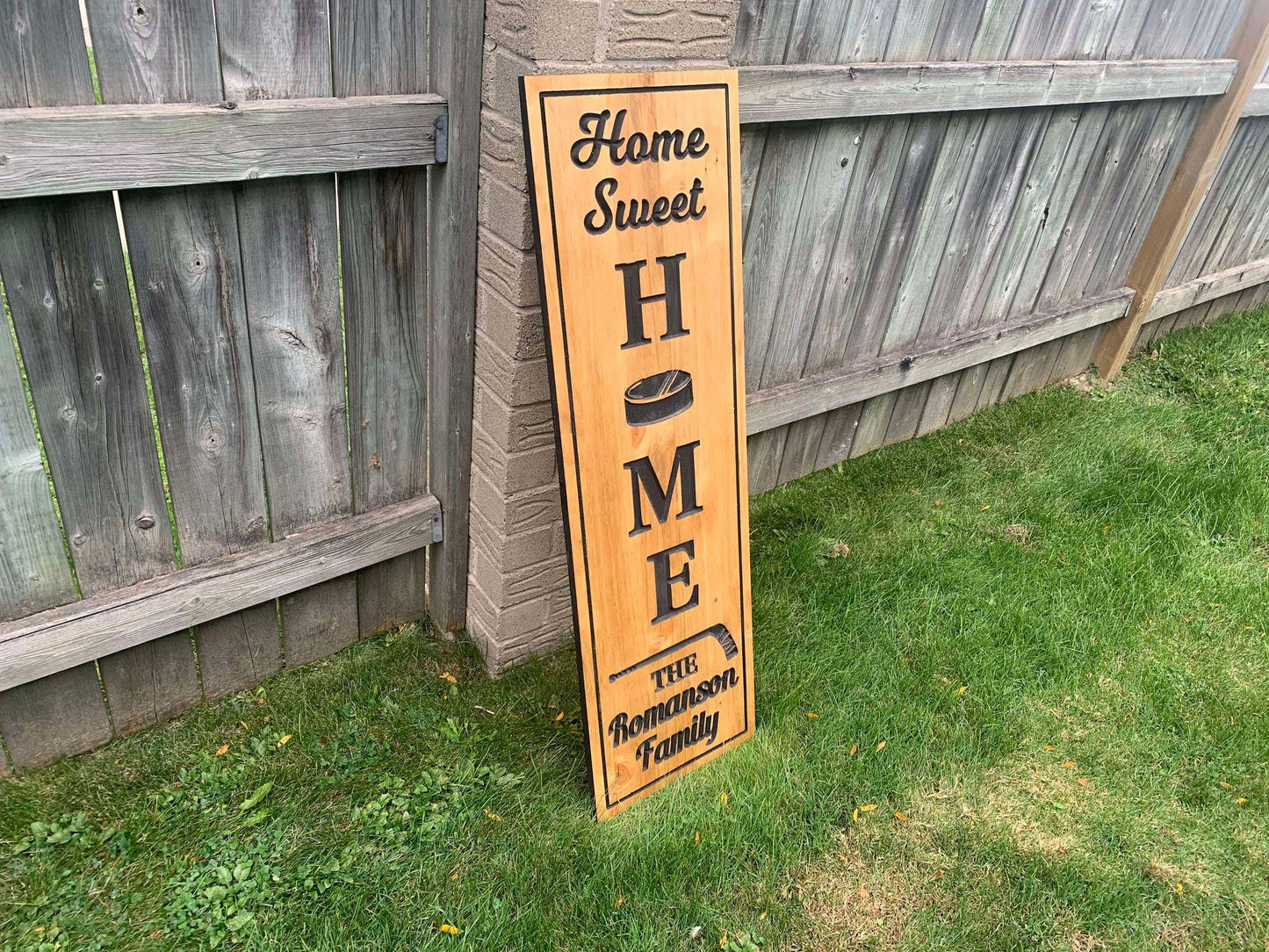 Custom Hockey Welcome Sign – Personalized Hockey Wall Decor, Sports Team Gift, Hockey Room & Locker Room Sign