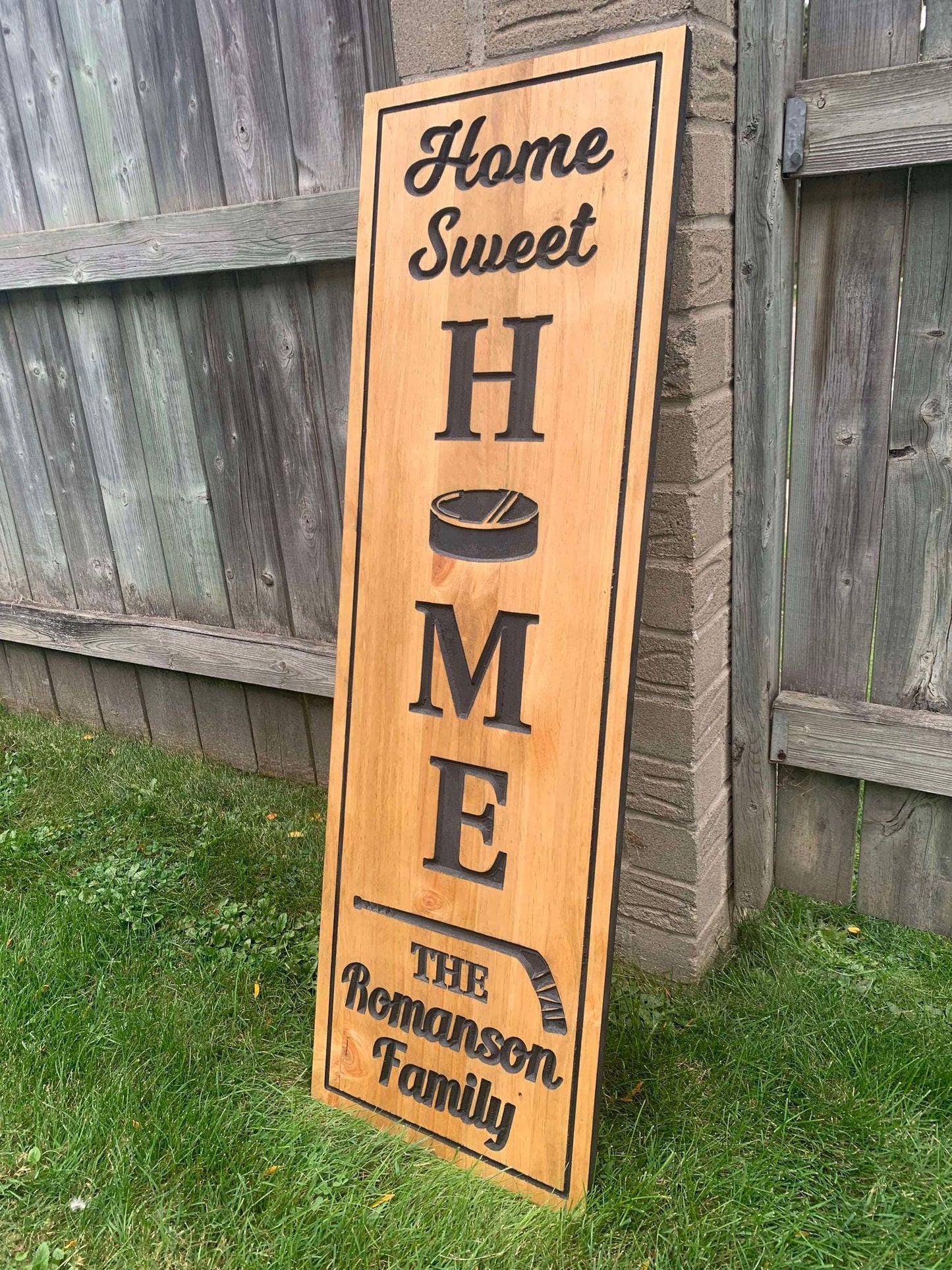 Custom Hockey Welcome Sign – Personalized Hockey Wall Decor, Sports Team Gift, Hockey Room & Locker Room Sign